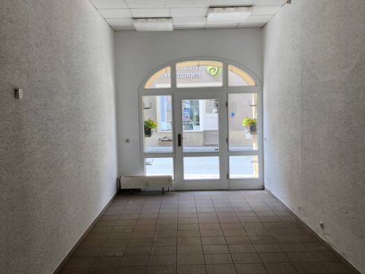 Laden zur Miete 350 € 61,1 m² Verkaufsfläche Löbauer Straße 14 Herrnhut 02747