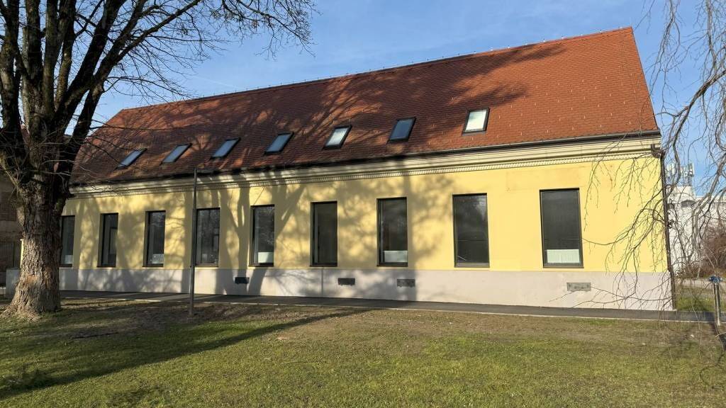 Büro zur Miete 900 € 3 Zimmer Koprivnica