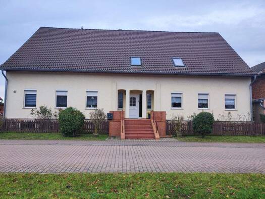 Bauernhaus zum Kauf 320.000 € 10 Zimmer 187 m² 1.629 m² Grundstück frei ab 30.09.2026 Hohenselchow Hohenselchow-Groß Pinnow 16306