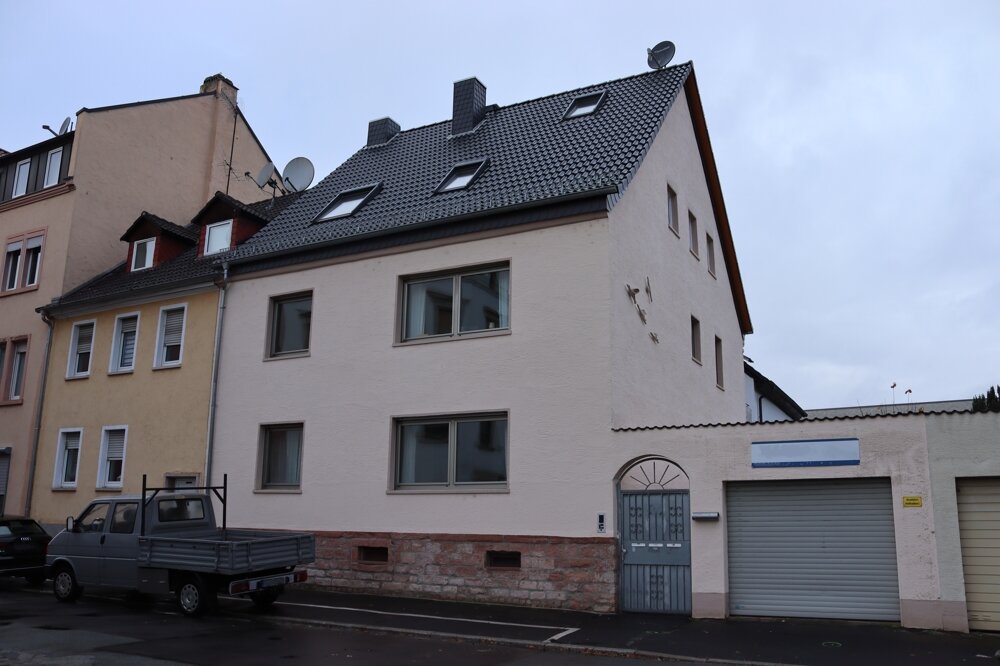 Wohnung zur Miete 900 € 3 Zimmer 94 m²<br/>Wohnfläche 01.02.2025<br/>Verfügbarkeit Damm Aschaffenburg / Damm 63741