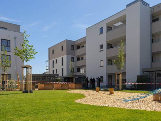 Wohnung zur Miete - Erstbezug nur mit Wohnberechtigungsschein 1.352 € 5 Zimmer 117,6 m² 3. Geschoss frei ab 01.10.2026 Lohäckerweg 4 Heßdorf Heßdorf 91093