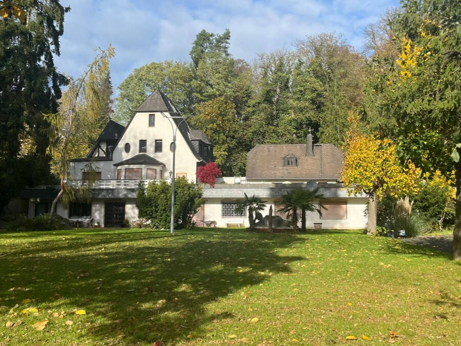 Villa zum Kauf 1.570.000 € 21 Zimmer 490 m²<br/>Wohnfläche 4.501 m²<br/>Grundstück Bröl Hennef (Sieg) / Bröl 53773