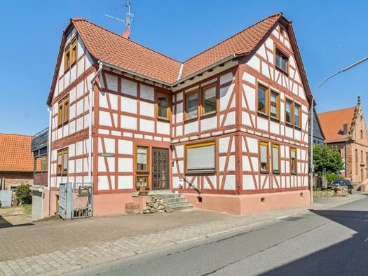 Wohnung zum Kauf 275.000 € 5 Zimmer 156 m² 1. Geschoss Alte Dorfstraße 36 Niedermittlau Hasselroth 63594