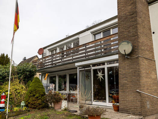 Mehrfamilienhaus zum Kauf 297.000 € 7 Zimmer 286 m² 1.047 m² Grundstück Iprump/Varrelgraben Delmenhorst 27751