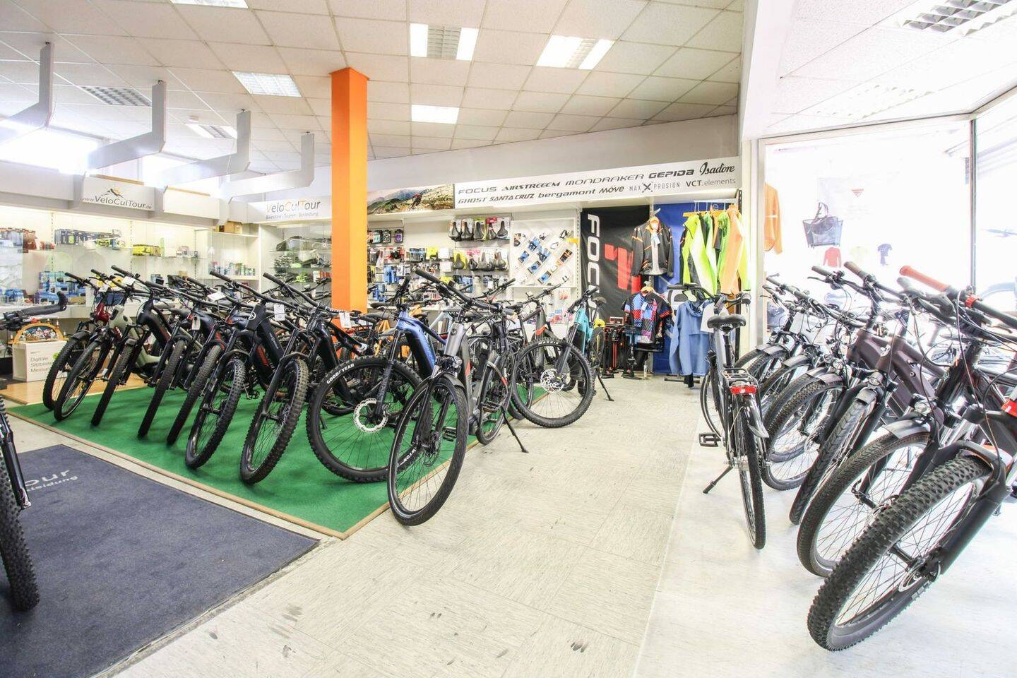 Immobilie in Lauterbach - Renditeobjekt in Lauterbach - Zweifamilienhaus mit Gewerbeeinheit und Büroflächen in zentraler Lage - Bild 2