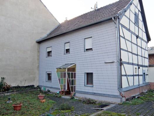 Haus zum Kauf 110.000 € 4 Zimmer 98,8 m² 554 m² Grundstück Wüschheim Euskirchen 53881