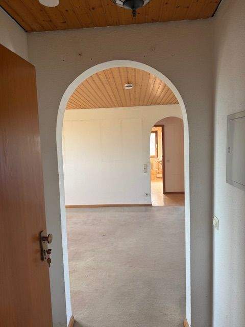 Immobilie in March - Helle 4 Zimmer Dachgeschoss-Maisonettewohnung mit Potenzial in March-Hugstetten - Bild 2