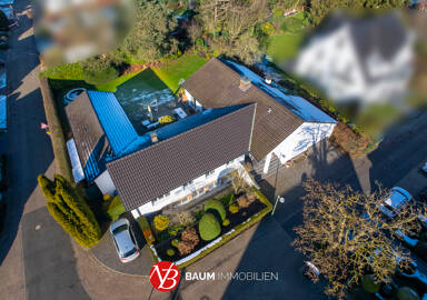 Villa zur Miete 4.950 € 5 Zimmer 300 m² 1.130 m² Grundstück frei ab 01.07.2025 Strümp Meerbusch 40670