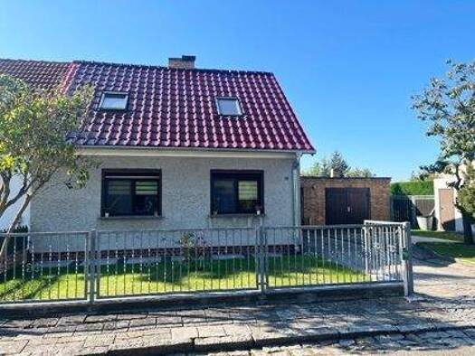 Einfamilienhaus zum Kauf 170.000 € 7 Zimmer 93,4 m² 990 m² Grundstück Doberlug-Kirchhain 03253