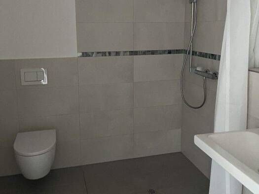 Wohnung zur Miete 580 € 2 Zimmer 44,2 m² Arnsdorf 01477