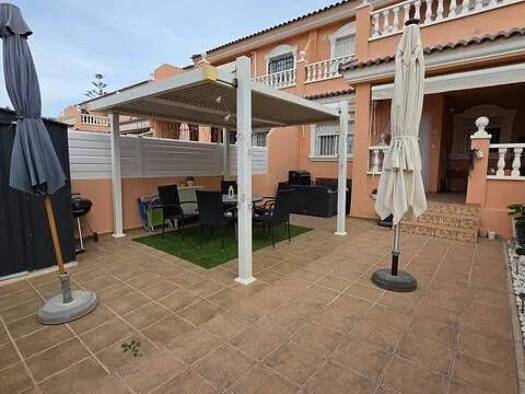 Villa zum Kauf 290.000 € 3 Zimmer 99 m² Calle De Finlandia, 7 Santa Pola 03130