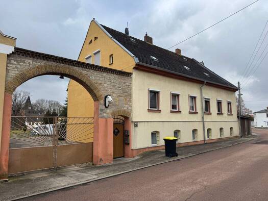 Bauernhaus zum Kauf 450.000 € 6 Zimmer 180 m² 4.924 m² Grundstück frei ab sofort Poleyer Hauptstraße 22 Poley Bernburg 06406