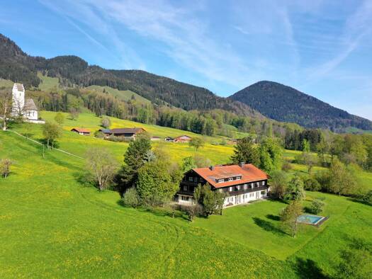 Haus zum Kauf 21 Zimmer 743 m² 64.814 m² Grundstück St. Margareten Brannenburg 83098