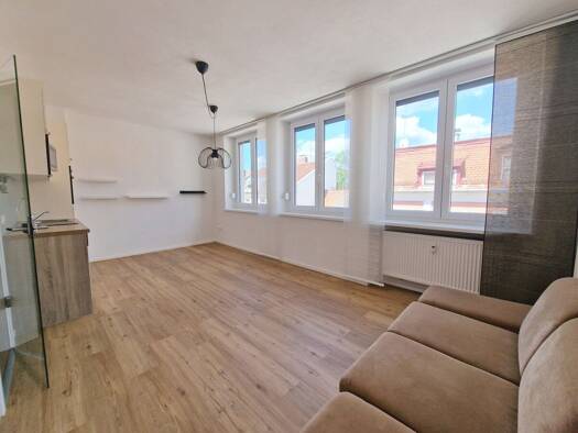 Wohnung zur Miete 650 € 2 Zimmer 48 m² 3. Geschoss Deggendorf Deggendorf 94469