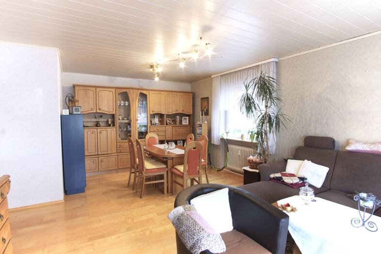 Wohnung zum Kauf 203.000 € 4 Zimmer 94 m² EG Großen-Linden Linden 35440