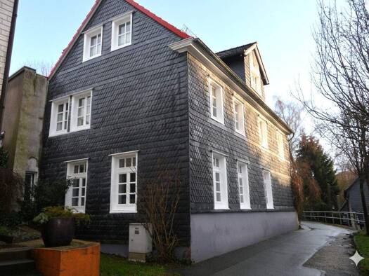 Wohnung zur Miete 950 € 4 Zimmer 126 m² EG frei ab 01.03.2026 Finkenstr. 86 Höhscheid Solingen 42659