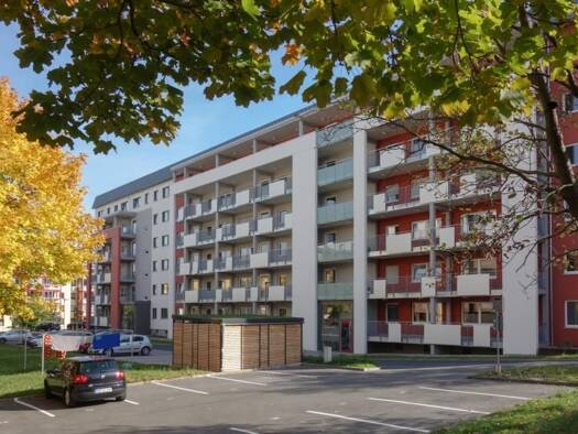 Wohnung zur Miete 527 € 3 Zimmer 66,7 m² frei ab sofort Rosa-Luxemburg-Straße 35 Pößneck,Stadt Pößneck 07381