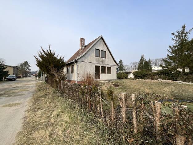 Einfamilienhaus zum Kauf 59.000 € 4 Zimmer 90 m² 604 m² Grundstück frei ab sofort Forst-Stadt Forst (Lausitz) 03149
