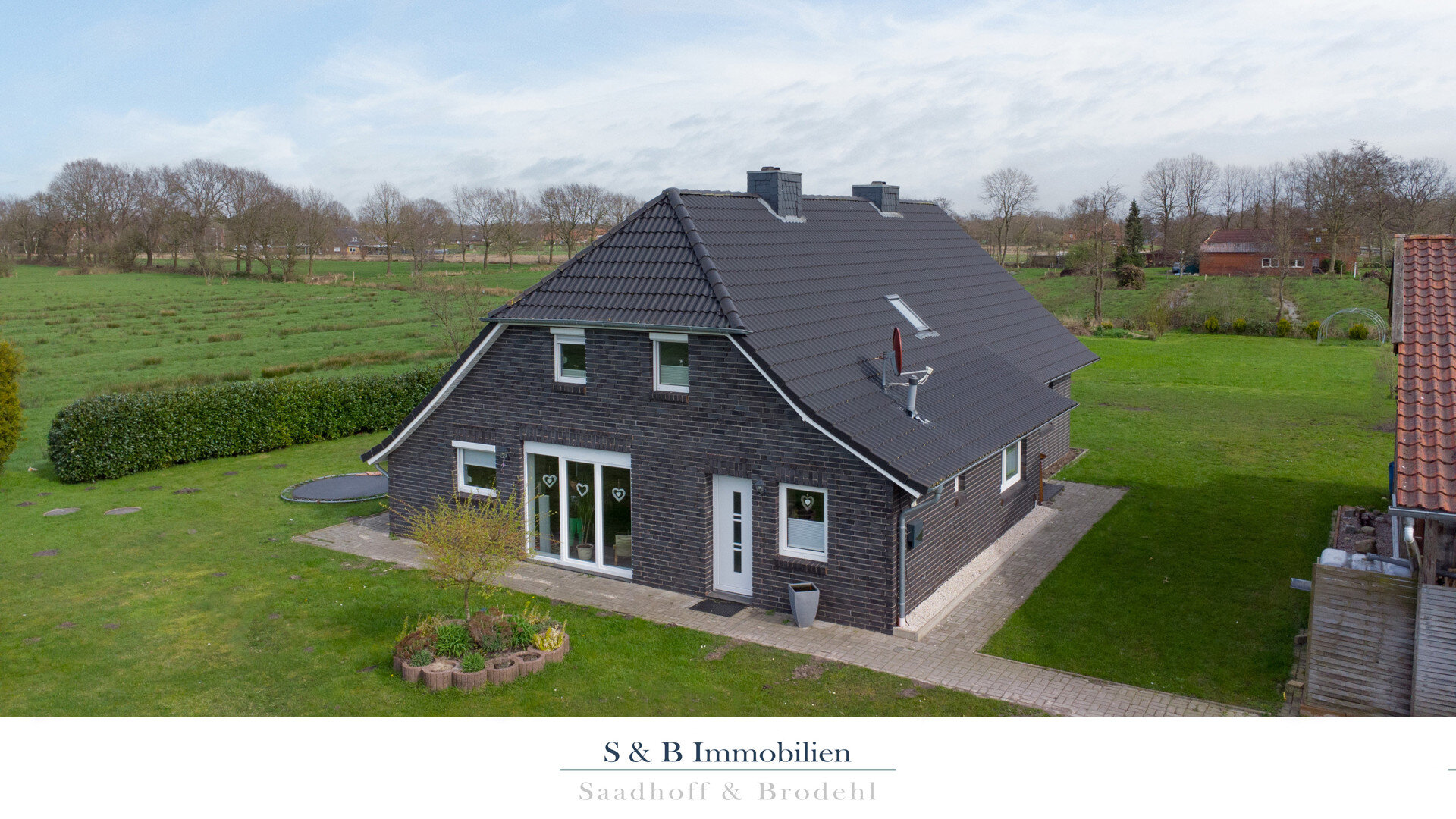 Einfamilienhaus zum Kauf 190.000 € 6 Zimmer 170 m²<br/>Wohnfläche 4.256 m²<br/>Grundstück Moordorf Südbrookmerland 26624