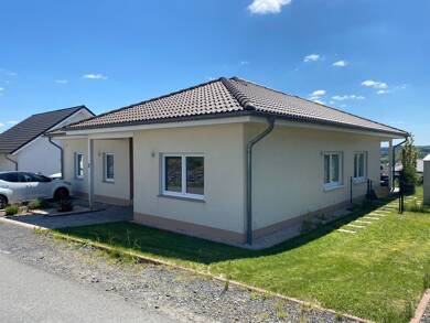 Bungalow zum Kauf 395.000 € 3 Zimmer 134,9 m² 609 m² Grundstück Kempenich Kempenich/Spessart 56746