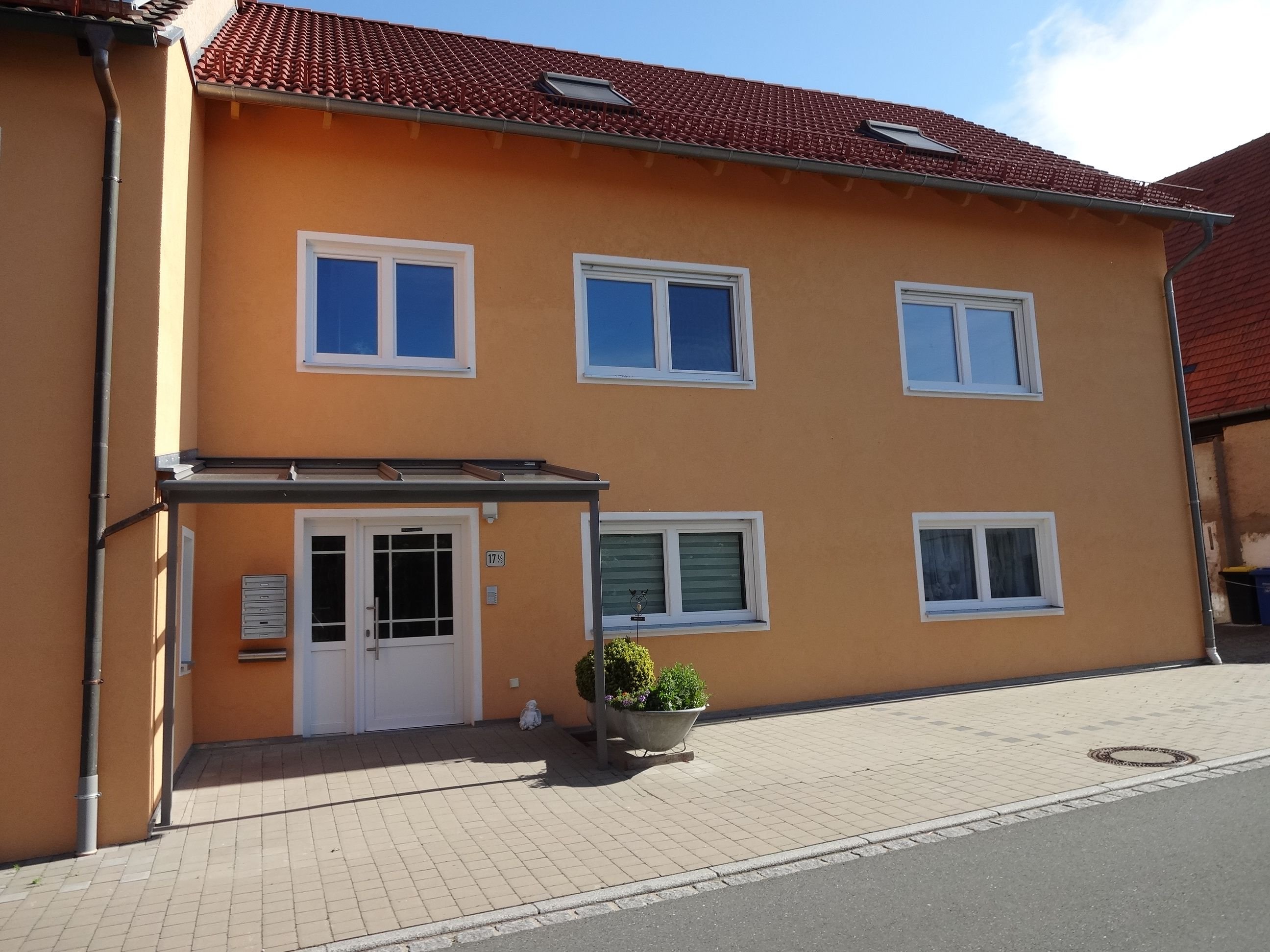 Wohnung zur Miete 700 € 2 Zimmer 77 m²<br/>Wohnfläche 1.<br/>Geschoss 01.11.2024<br/>Verfügbarkeit Mausdorf Mausdorf Emskirchen 91448