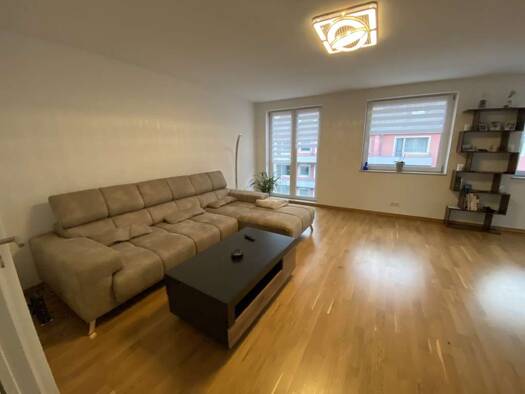 Wohnung zur Miete 750 € 2 Zimmer 85 m² Geschoss 3/4 Niederrad Frankfurt am Main 60528