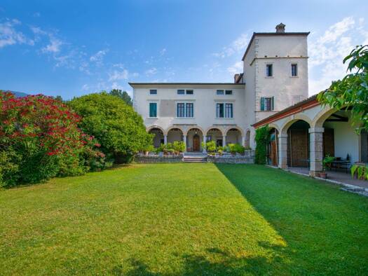 Villa zum Kauf 20 Zimmer 1.310 m² 42.000 m² Grundstück VIa Campagnar di Lubiara Caprino Veronese 37023
