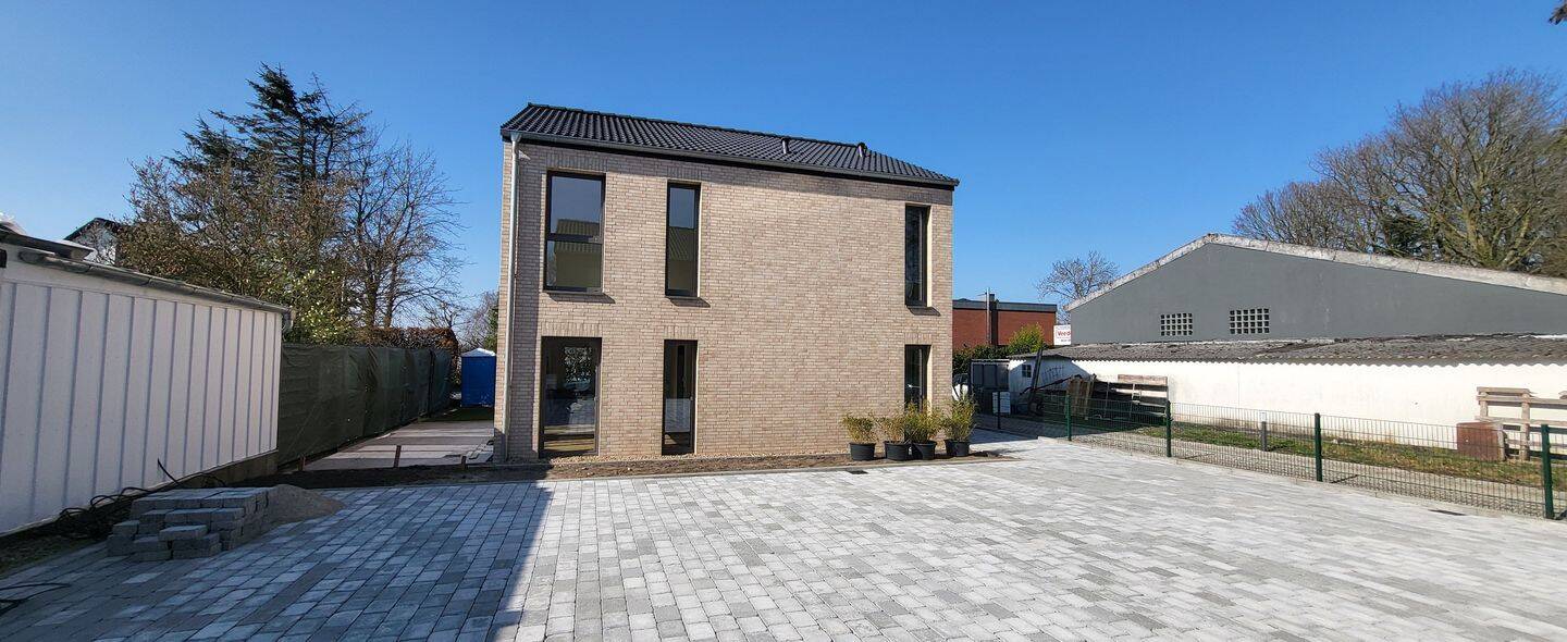 Property thumbnail 8