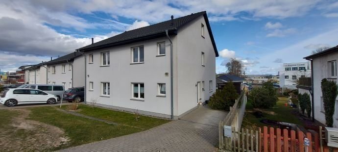 Doppelhaushälfte zum Kauf 259.000 € 4 Zimmer 117 m²<br/>Wohnfläche 248 m²<br/>Grundstück Franken Mitte Stralsund 18439