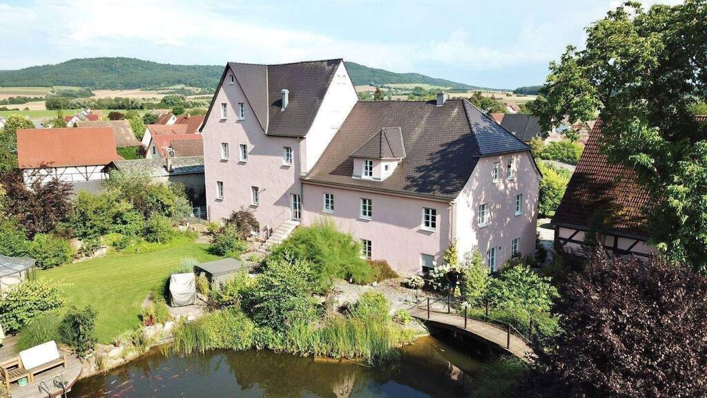 Mehrfamilienhaus zum Kauf als Kapitalanlage geeignet 1.890.000 € 860 m² Eggolsheim 91330
