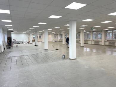 Lagerhalle zur Miete 8 € 605 m² Lagerfläche teilbar ab 300 m² Eching Eching 85386
