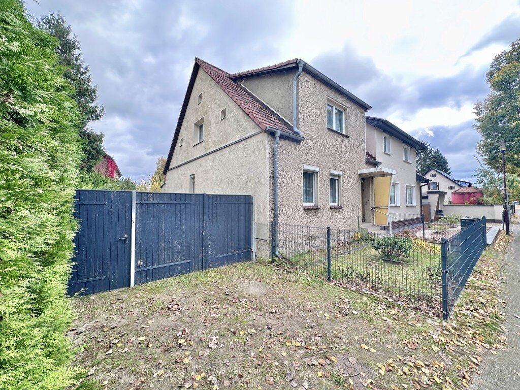 Doppelhaushälfte zum Kauf 260.000 € 4 Zimmer 114 m²<br/>Wohnfläche 499 m²<br/>Grundstück Schmachtenhagen Oranienburg 16515