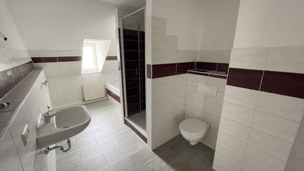 Wohnung zur Miete 366 € 3 Zimmer 63 m² 2. Geschoss frei ab sofort Lößnitzer Straße 1 Lichtenstein 09350