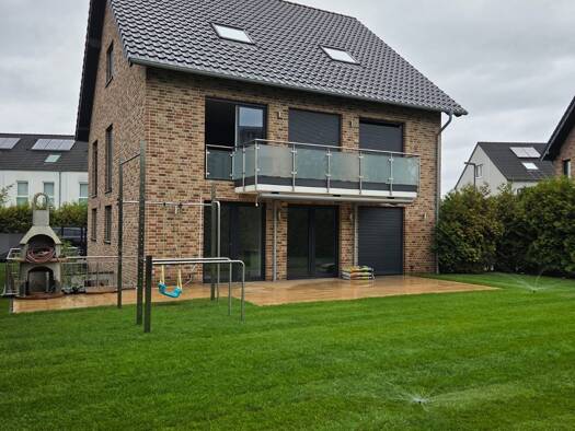 Stadthaus zur Miete 3.300 € 4 Zimmer 180 m² 600 m² Grundstück frei ab sofort Stadionviertel Neuss 41464