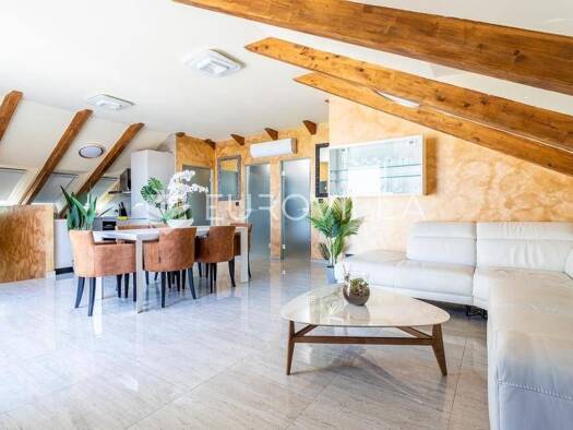Wohnung zum Kauf 600.000 € 6 Zimmer 208 m² 3. Geschoss Stobreč Split 21000