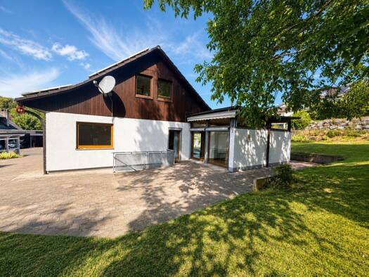 Einfamilienhaus zum Kauf 545.000 € 6 Zimmer 142 m² 1.307 m² Grundstück Bombach Kenzingen 79341