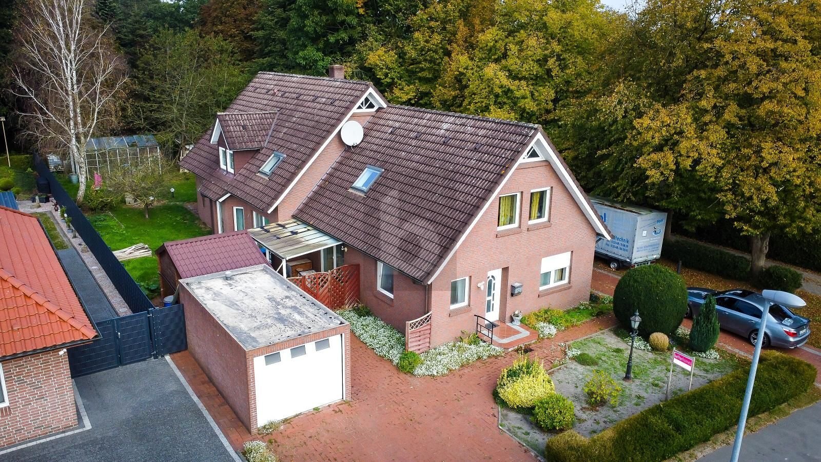 Einfamilienhaus zum Kauf 399.000 € 9 Zimmer 240 m²<br/>Wohnfläche 1.100 m²<br/>Grundstück Flachsmeer Westoverledingen 26810