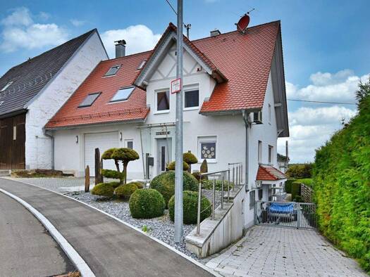 Einfamilienhaus zum Kauf 724.900 € 8 Zimmer 209 m² 896 m² Grundstück Machtolsheim Laichingen / Machtolsheim 89150