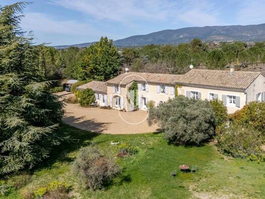 Haus zum Kauf 1.690.000 € 331 m² 10.000 m² Grundstück Cucuron 84160