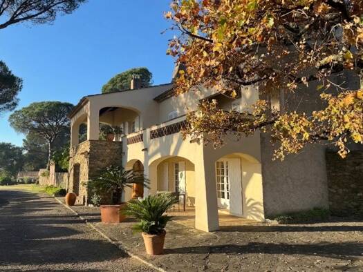 Einfamilienhaus zum Kauf 1.780.000 € 9 Zimmer 308 m² 4.086 m² Grundstück Grimaud 83310