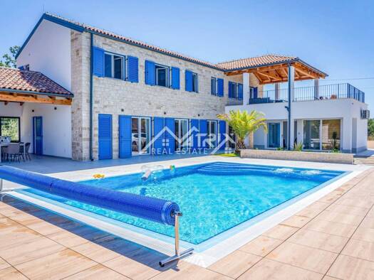 Einfamilienhaus zum Kauf 1.300.000 € 5 Zimmer 360 m² Poreč Poreč 52440