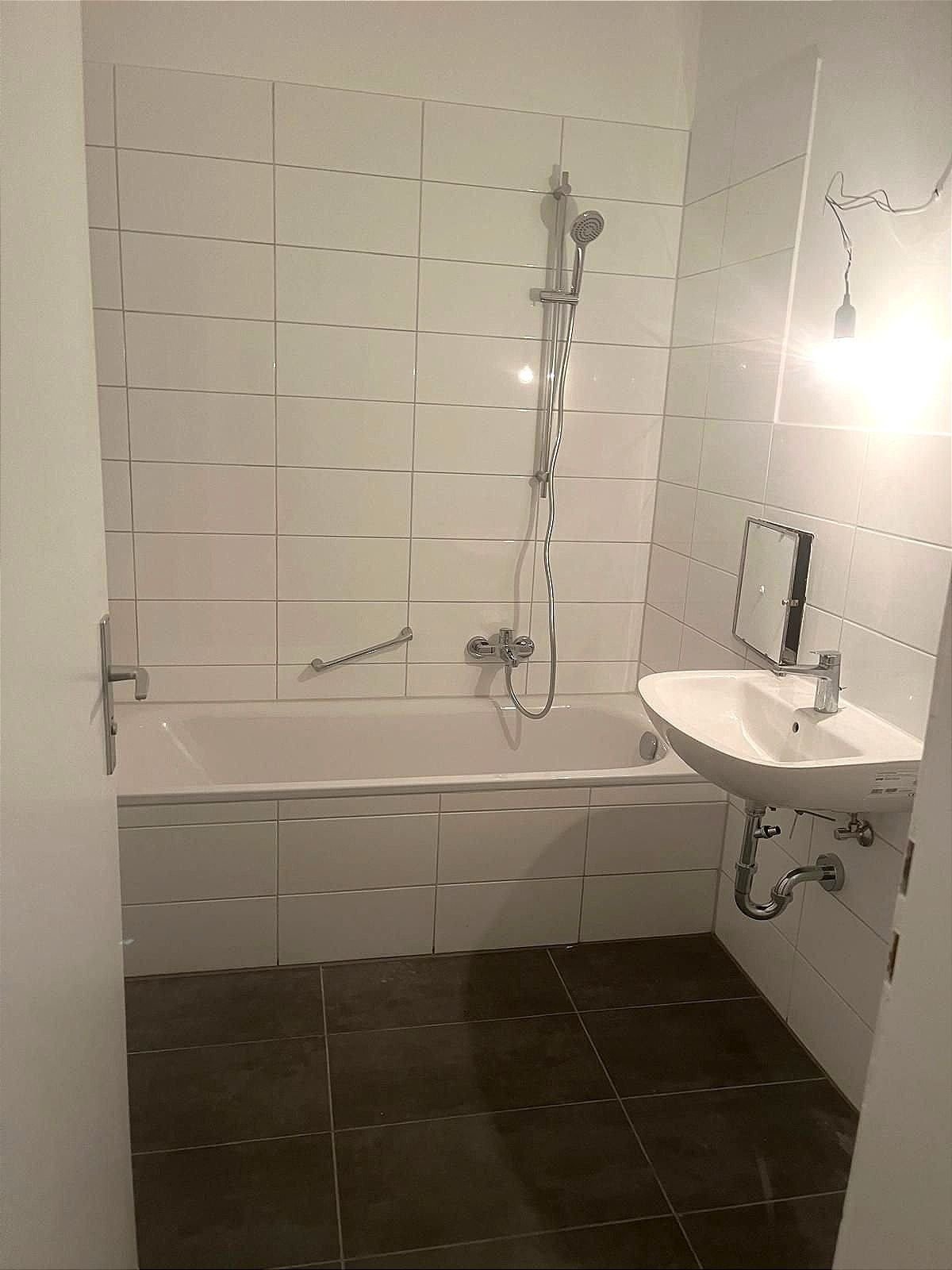 Wohnung zur Miete 963 € 3 Zimmer 77 m²<br/>Wohnfläche 4.<br/>Geschoss ab sofort<br/>Verfügbarkeit Schillerstr. 11 Bischofsheim Maintal 63477