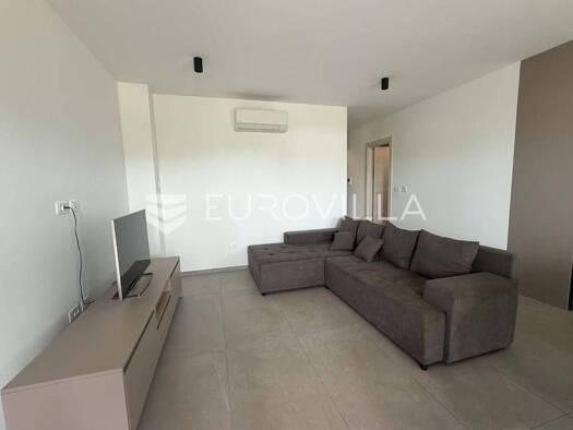 Wohnung zur Miete 1.200 € 2 Zimmer 76 m² 1. Geschoss Sijana Pula