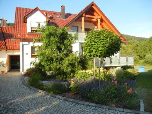 Wohnung zur Miete 395 € 1 Zimmer 30 m² Geschoss 2/3 frei ab 01.04.2026 Niedermirsberg Ebermannstadt 91320