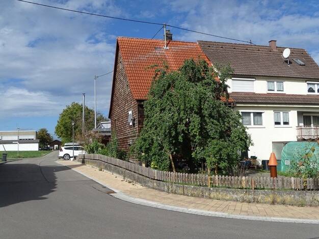 Einfamilienhaus zum Kauf 237.000 € 7 Zimmer 148 m² 299 m² Grundstück Tuningen 78609