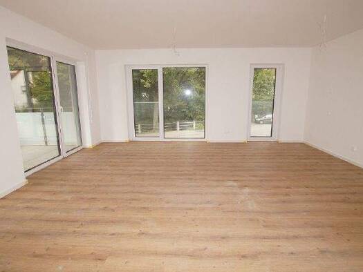 Wohnung zur Miete - Erstbezug 1.000 € 3 Zimmer 91 m² 1. Geschoss frei ab 01.12.2025 Straubing 94315