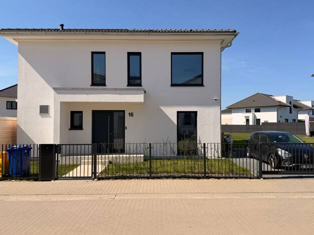 Einfamilienhaus zum Kauf 845.000 € 5 Zimmer 150 m² 606 m² Grundstück frei ab sofort Ludwigsfelde 14974