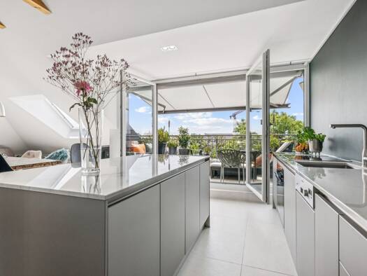 Wohnung zum Kauf 305.000 € 2 Zimmer 56 m² 6. Geschoss Milbertshofen-Am Hart München 80807
