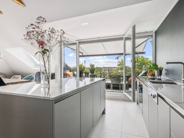 Wohnung zum Kauf 305.000 € 2 Zimmer 56 m² 6. Geschoss Milbertshofen-Am Hart München 80807
