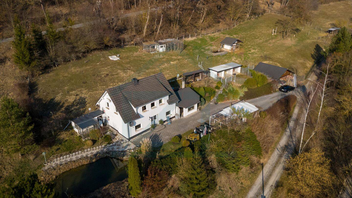Immobilie in Bucha - Saniertes Einfamilienhaus in Alleinlage auf großem, idyllischem Grundstück in Pösen - Bild 2